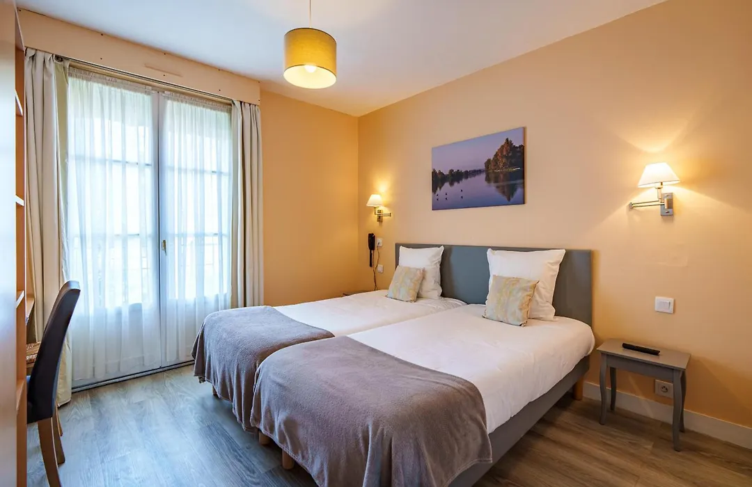 Hotel Val De Loire-1