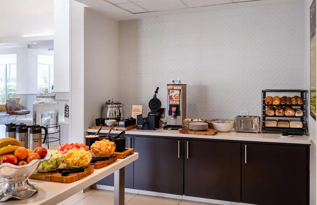 Hilton Garden Inn Bakersfield-1
