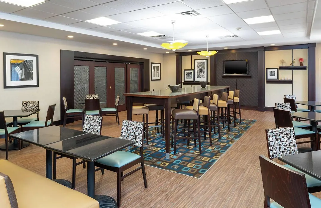 Hampton Inn & Suites Cleveland-Airport/Middleburg Heights-1