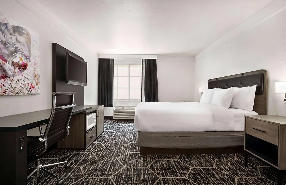 La Quinta By Wyndham Hesperia Victorville-1