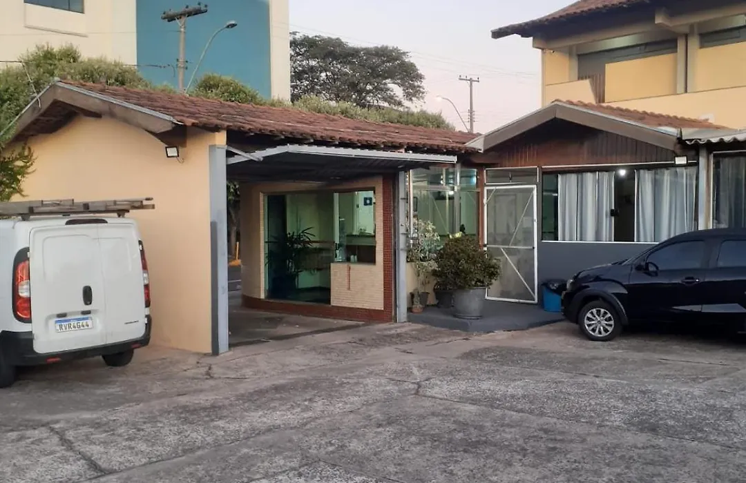 Falcon Hotel-1