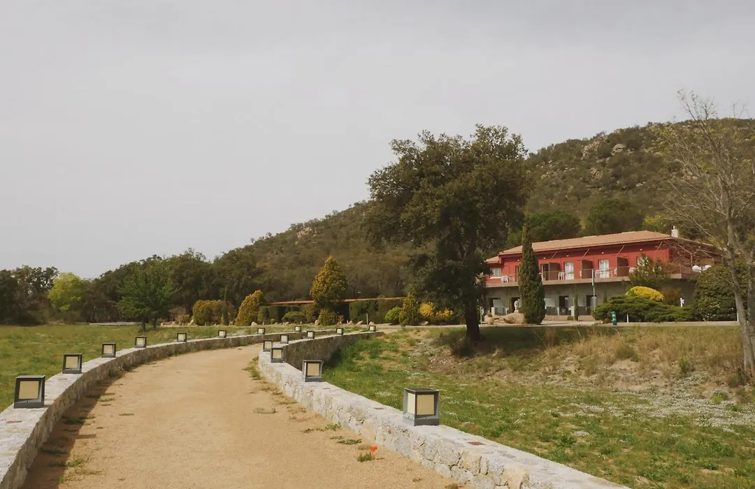 Hostal Rural Can Pau-1