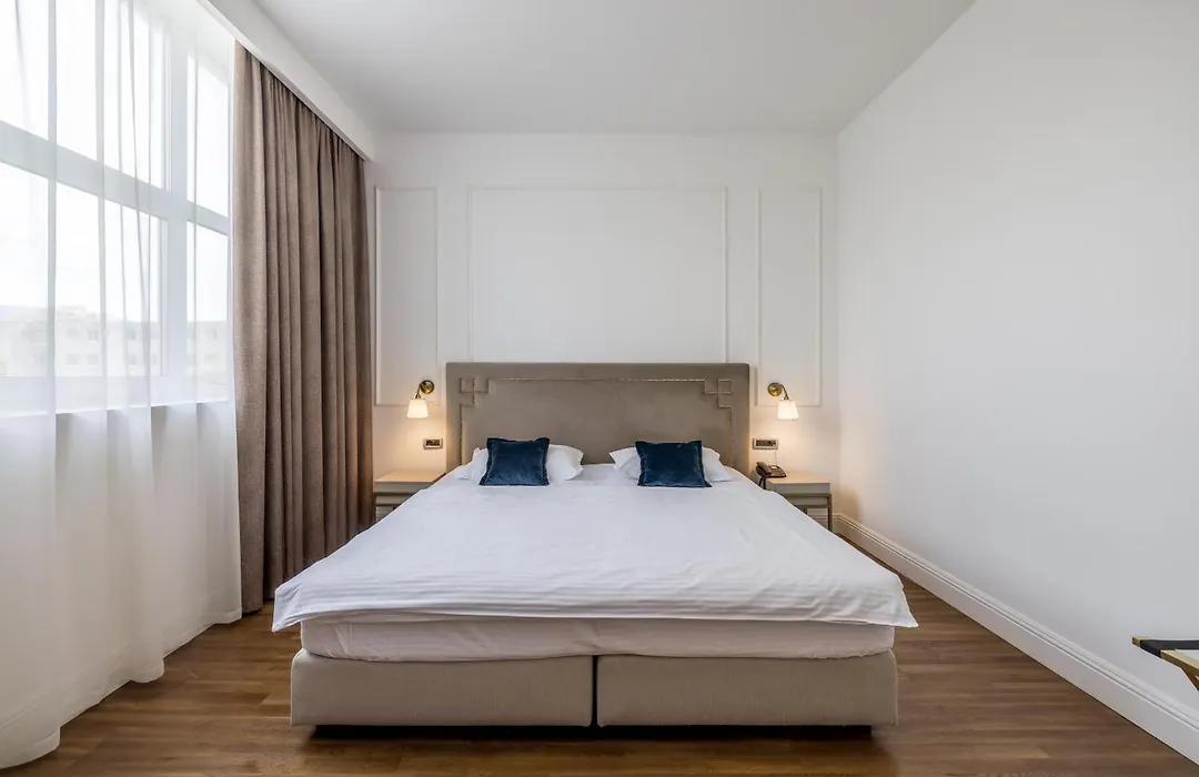 Art Hotel-1