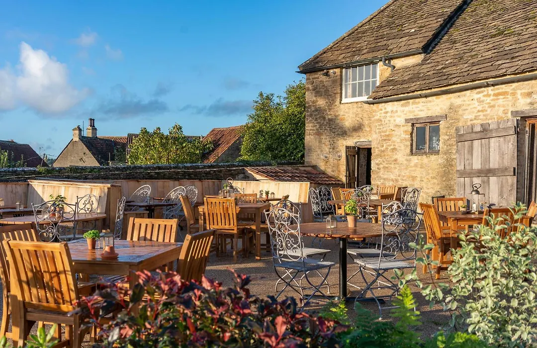 The George Inn & Plaine-1