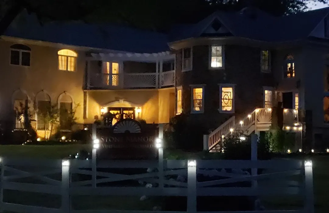 Stone Manor Boutique Inn-1
