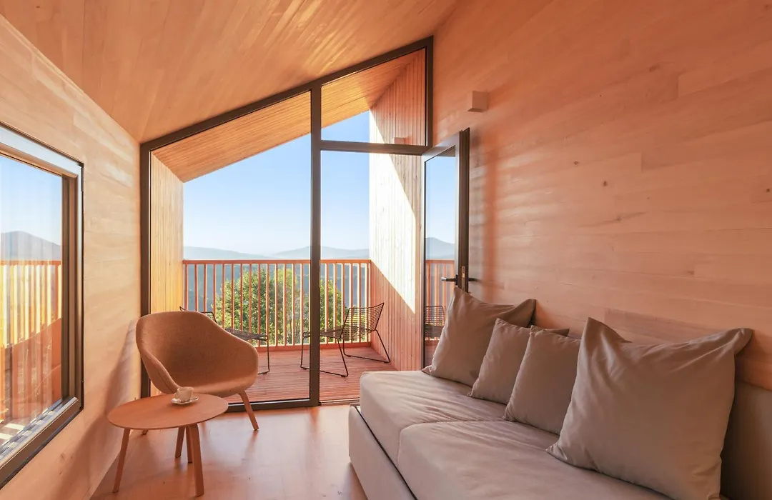 48 Degres Nord Landscape Hotel-1