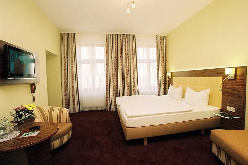 Hotel zur Insel-1