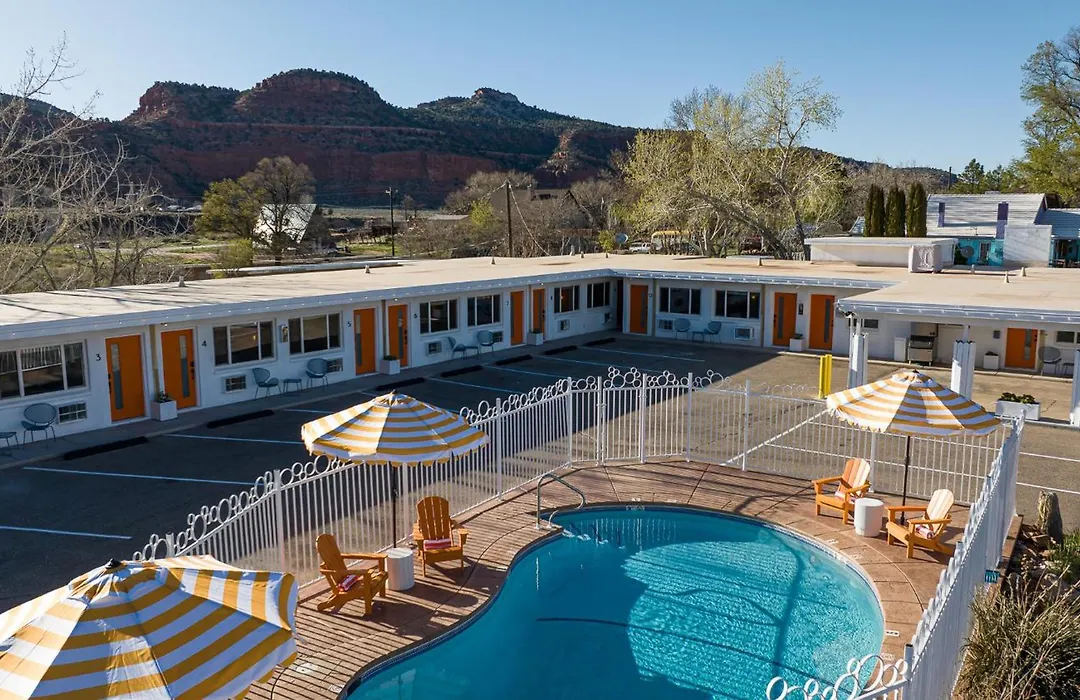 Quail Park Lodge-1