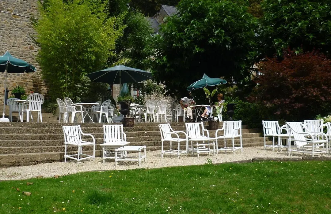 Logis Hôtel Du Chateau-1