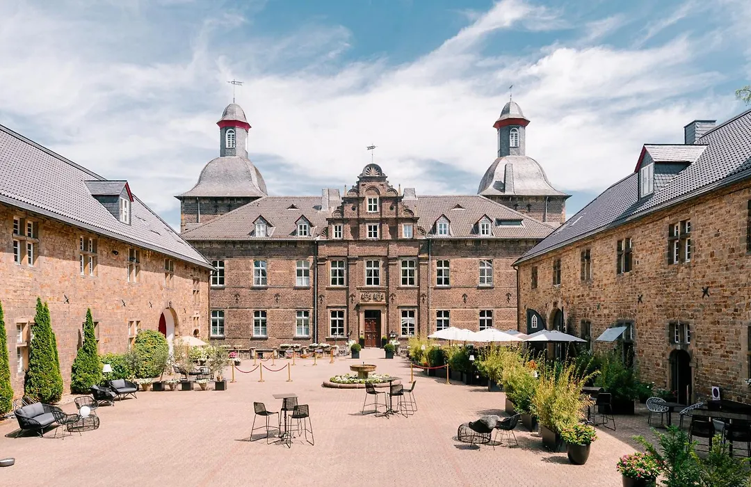 Schlosshotel Hugenpoet-1