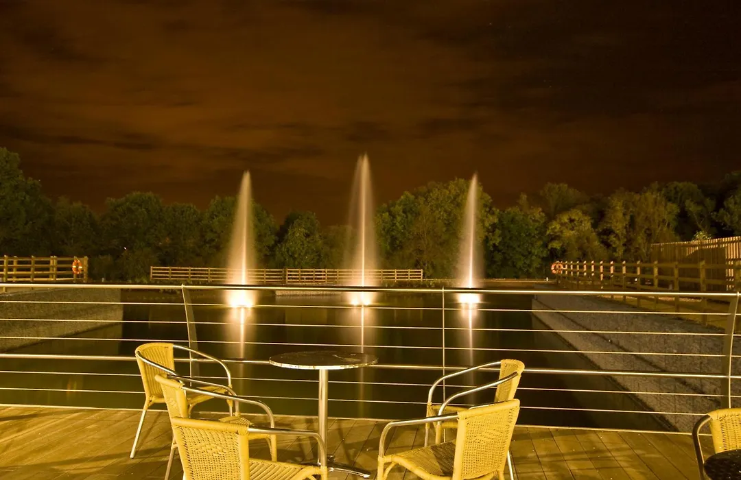 Ramada By Wyndham Cobham-1