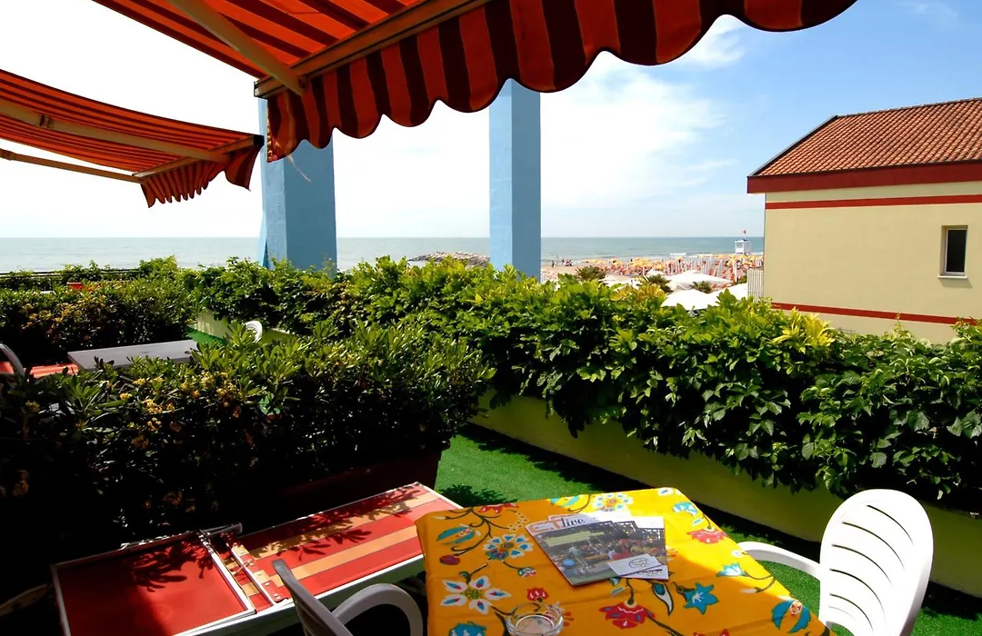 Hotel Righetto Fronte Mare-1