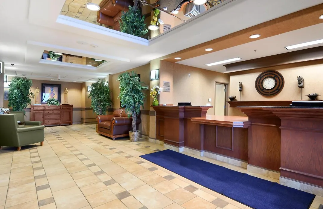 Days Inn & Suites By Wyndham Strathmore-1
