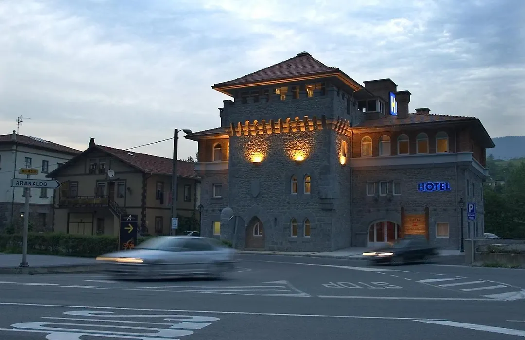 Hotel Errekagain-1