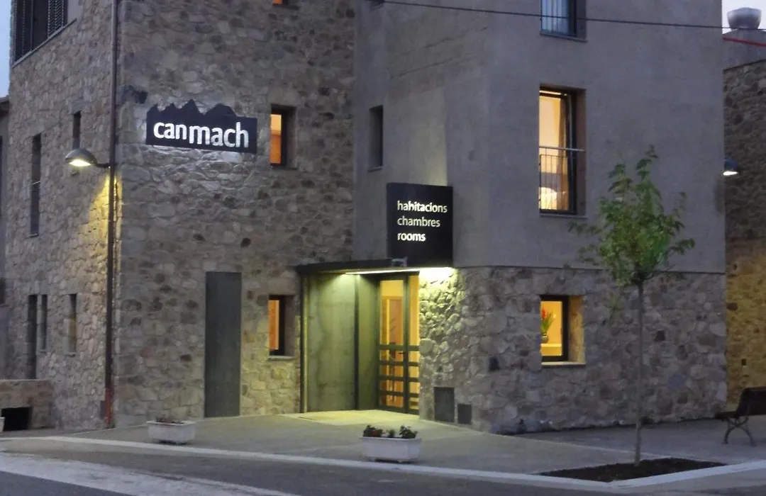 Restaurante y Alojamiento Can Mach-1