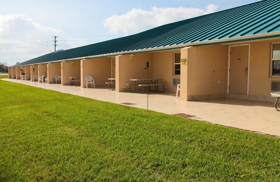 Lake Grassy Inn & Suites-1