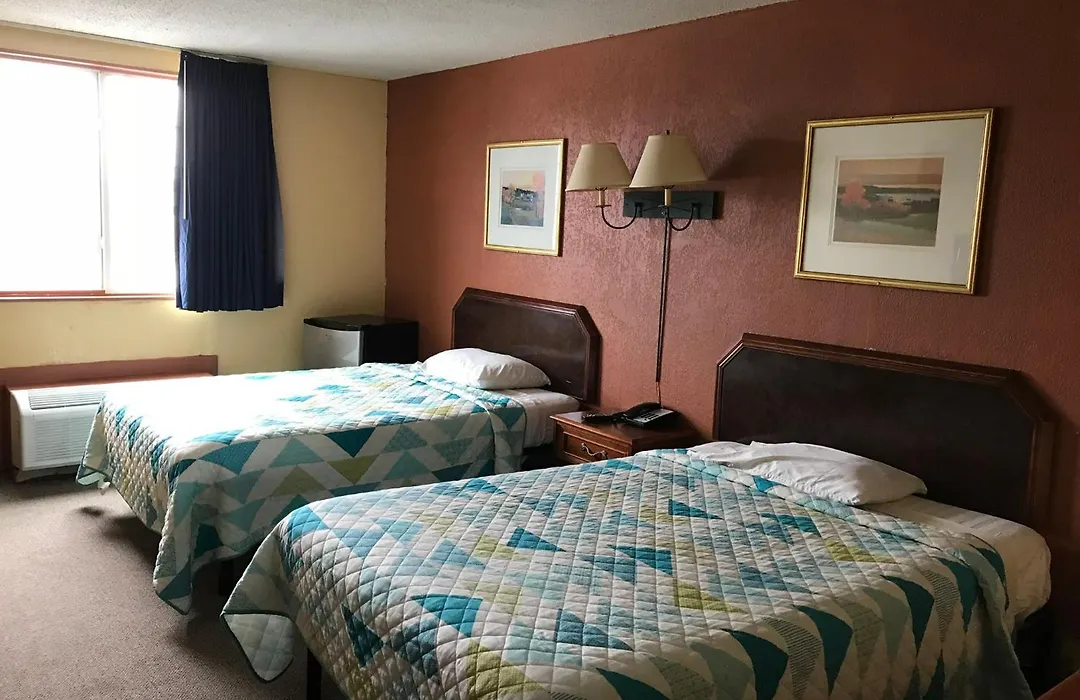 Economy Inn-1