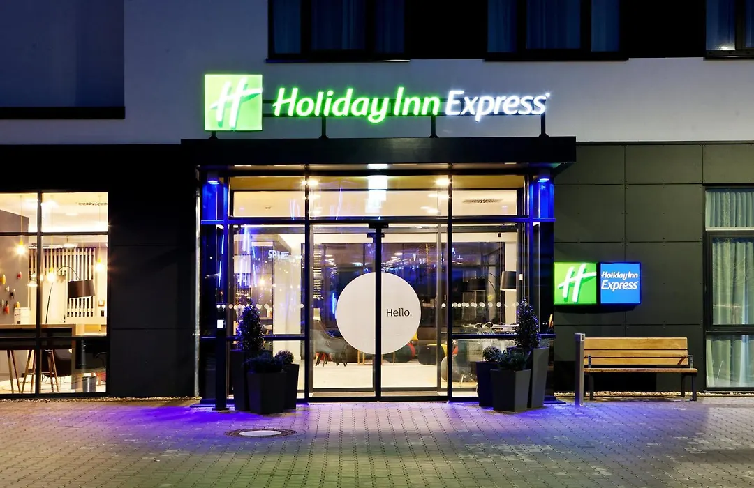 Holiday Inn Express - Düsseldorf Airport-1