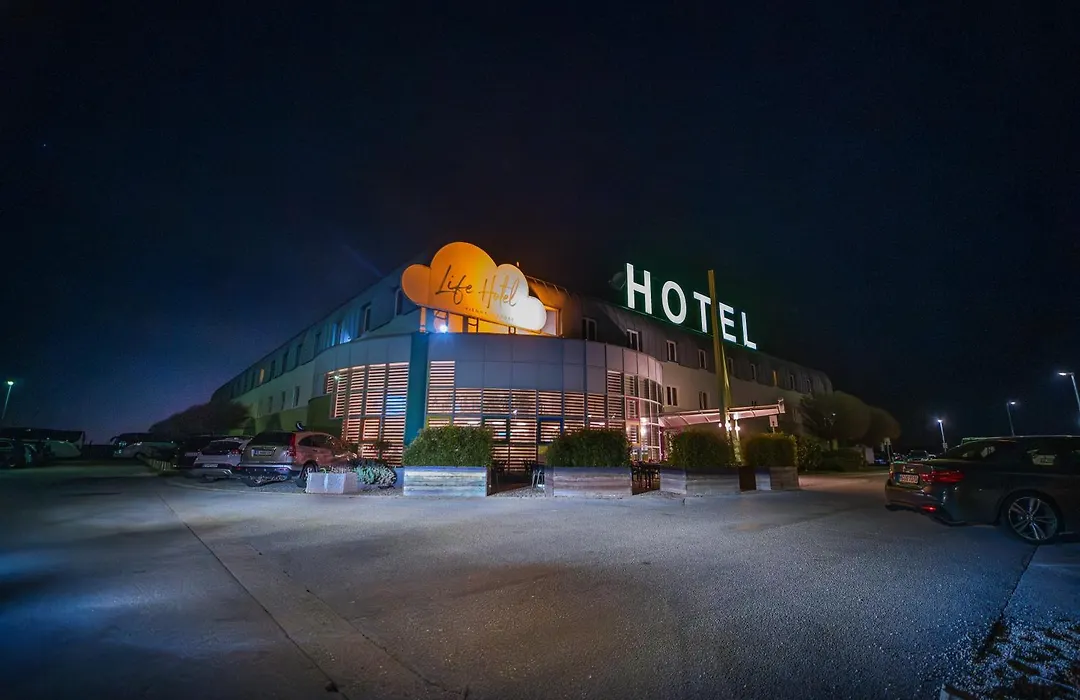 Lifehotel Vienna Airport-1