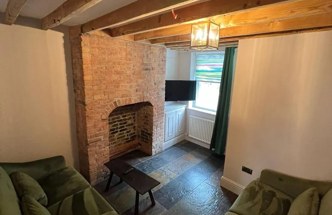 Beaumond Cross Inn-1