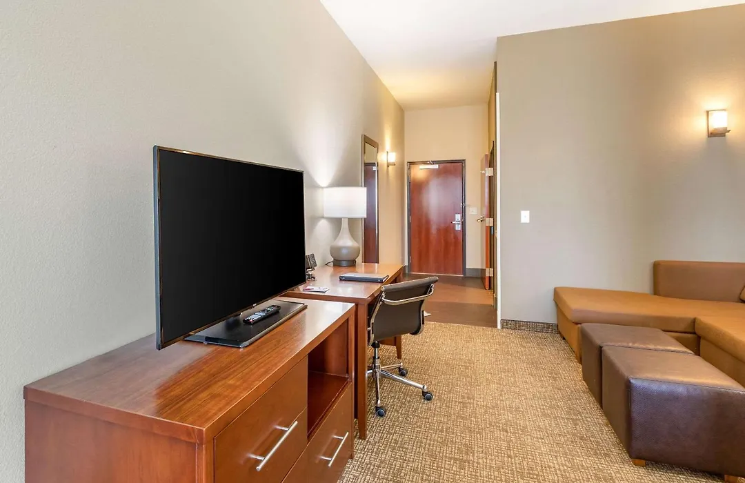 Comfort Suites Near Denver Downtown-1
