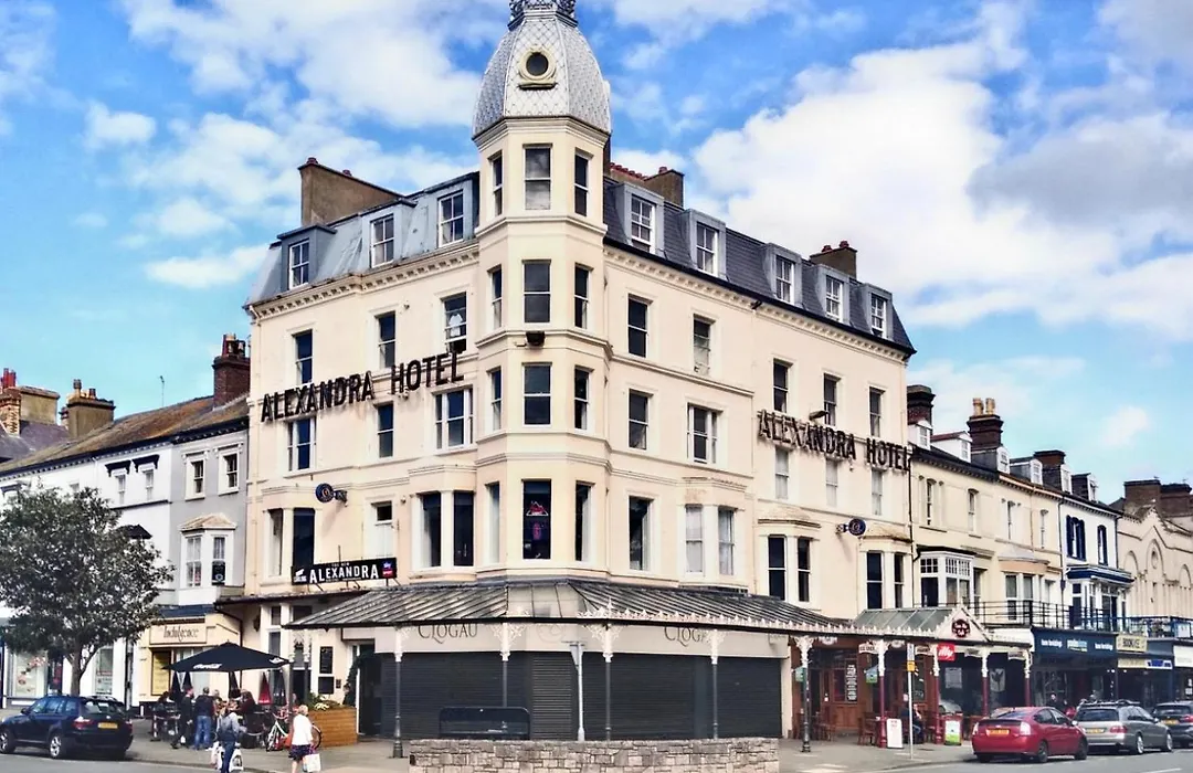 The New Alexandra Hotel-1