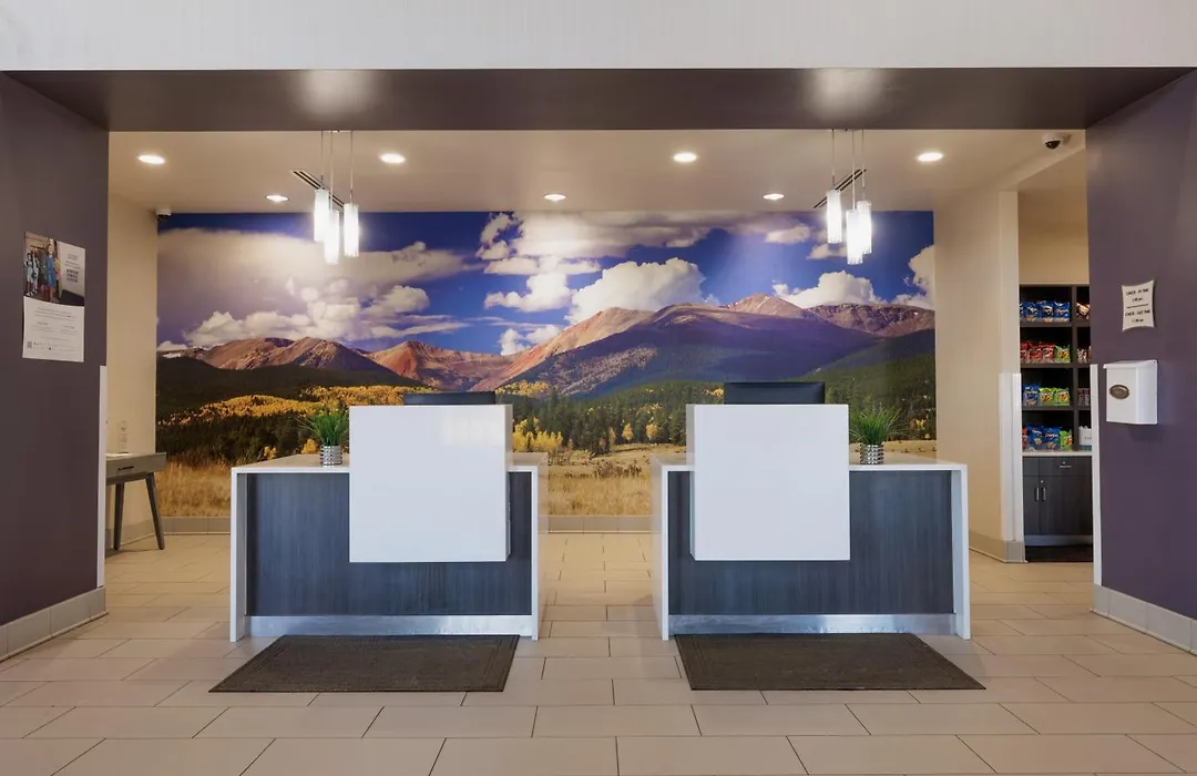 La Quinta Inn & Suites By Wyndham Fort Collins, Colorado-1