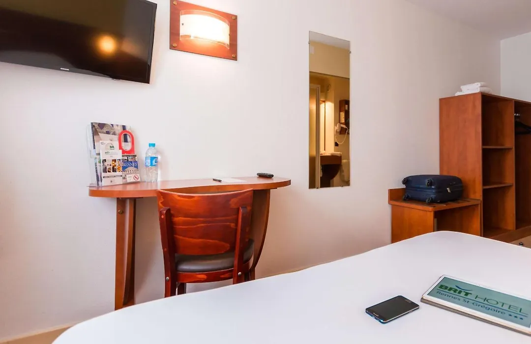 Brit Hotel Rennes St Grégoire – Le Villeneuve-1