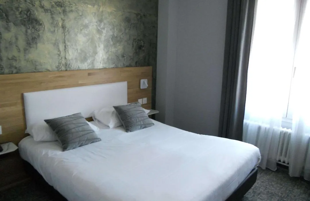 Brit Hotel Privilege Le Royal - Centre Gare-1