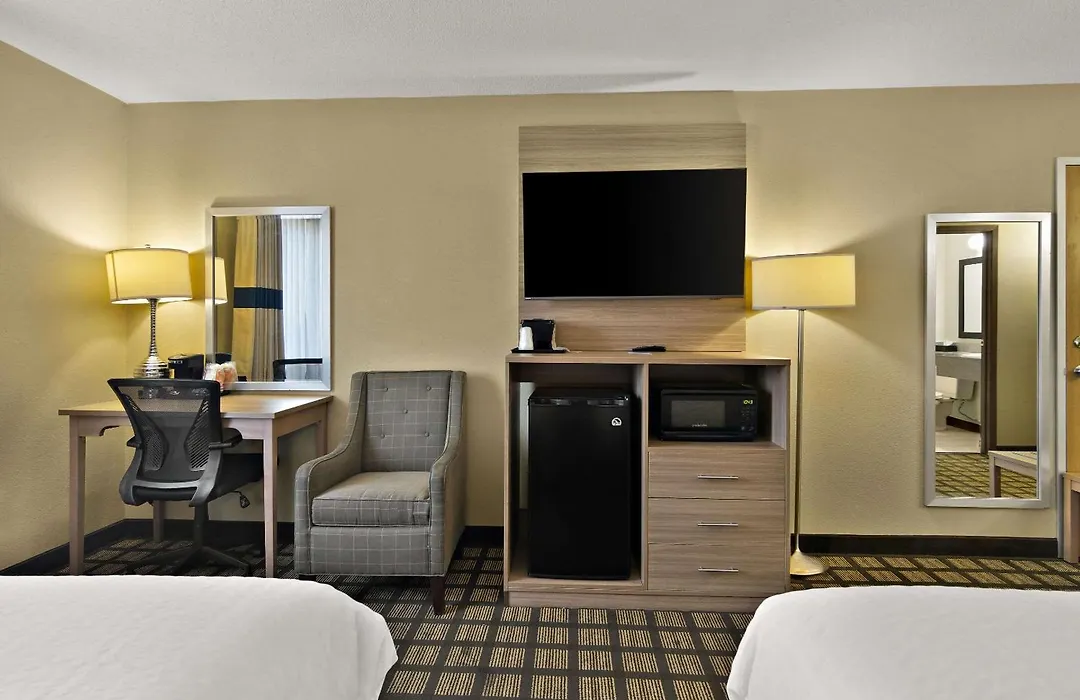 Clarion Pointe Bloomington-Normal Near I-55 And University-1