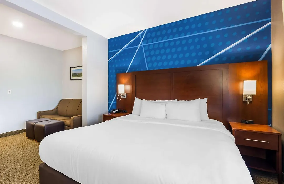 Comfort Suites Omaha East-Council Bluffs-1