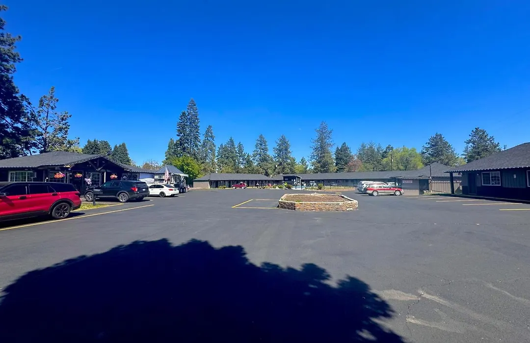 Cascade Lodge Boutique-1