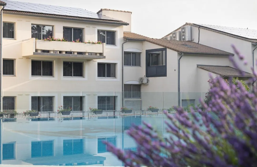 Logis Hotel Restaurant SPA Les Oliviers-1