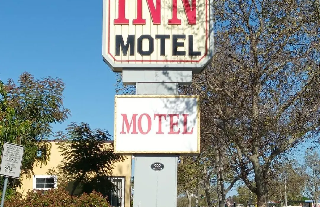 Pomona Inn-1