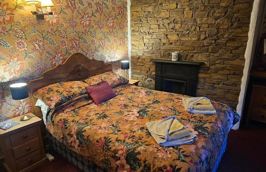 The West Country Inn-1