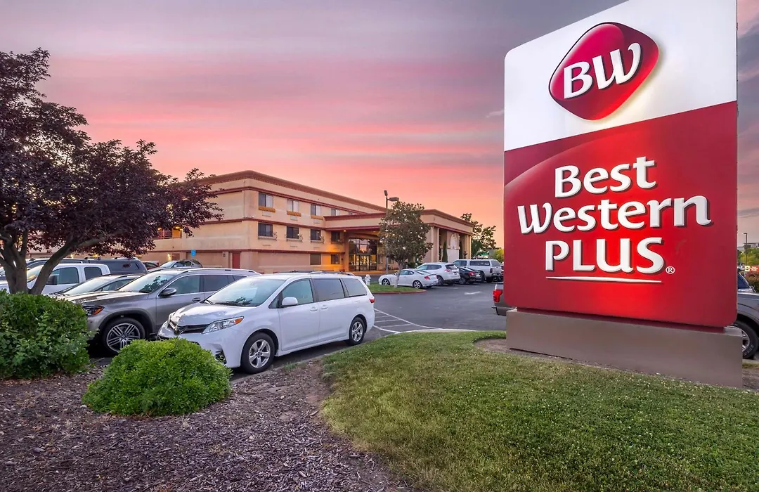 Best Western Plus Orchid Hotel & Suites-1