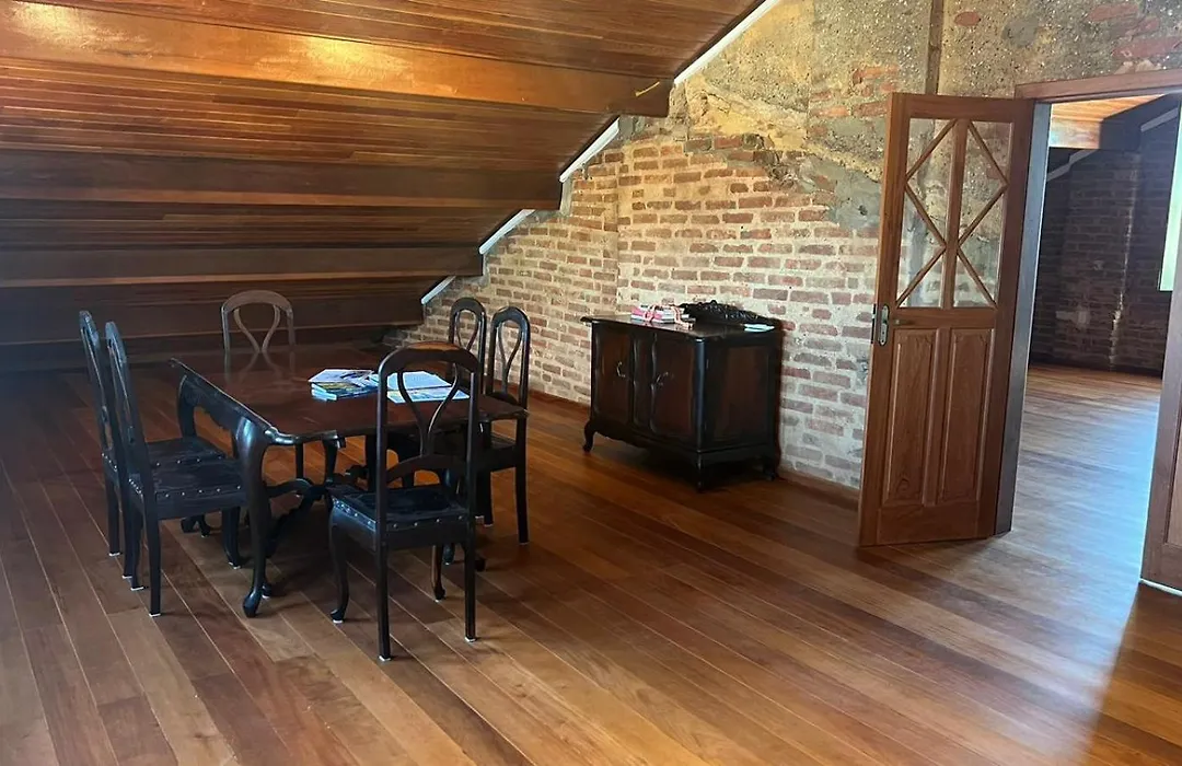 Vila Casarão - Casa de Hóspedes-1
