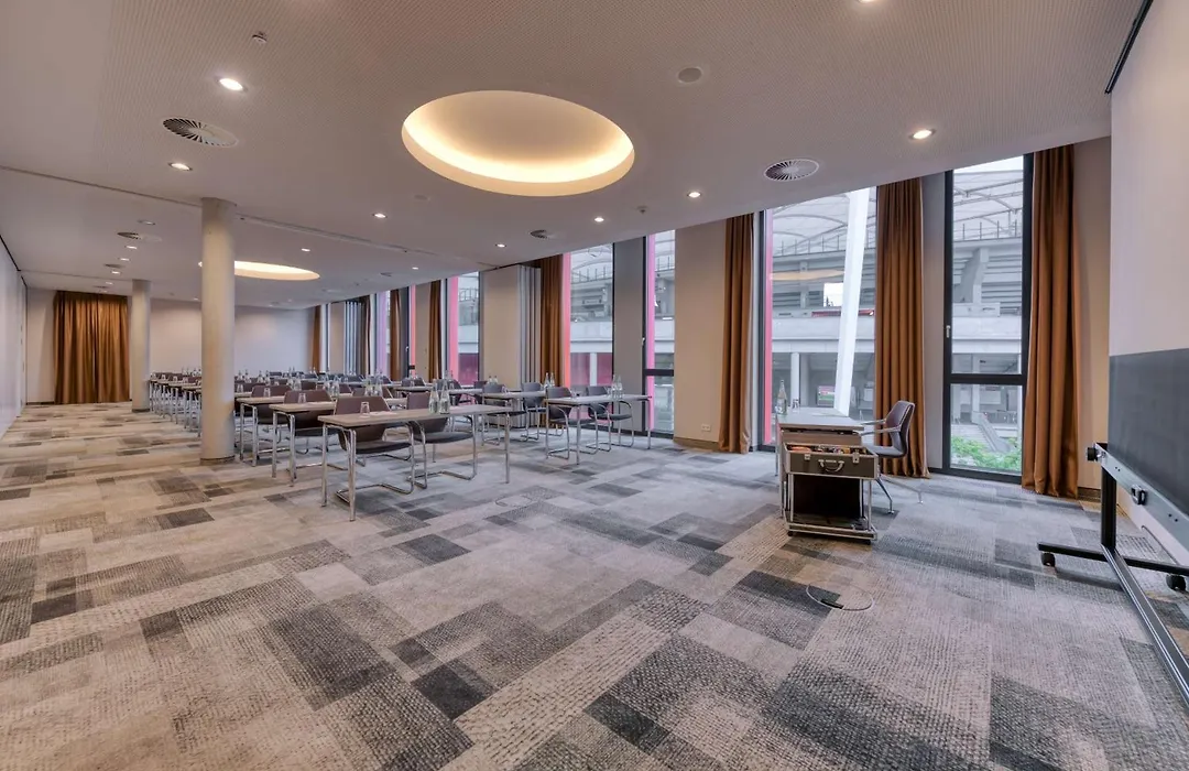 Hilton Garden Inn Stuttgart Neckarpark-1
