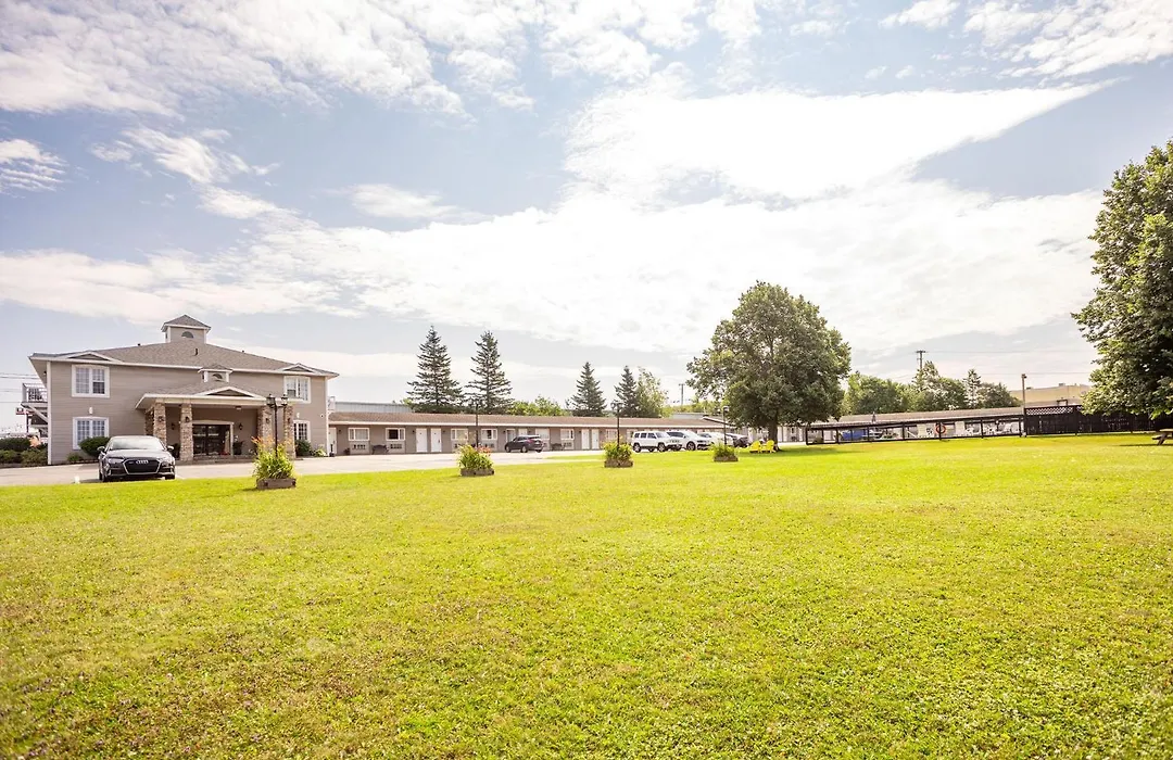 Canadas Best Value Inn & Suites-Charlottetown-1