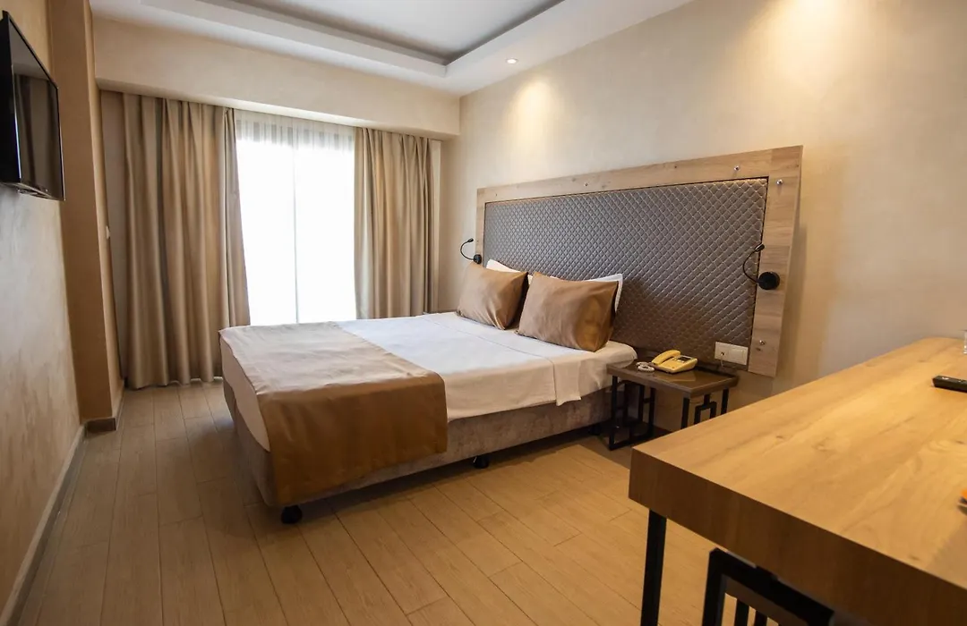 Point Beach Hotel-1