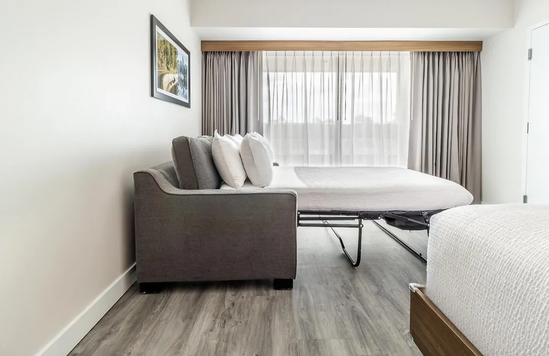 Atrium Hotel Vancouver-1