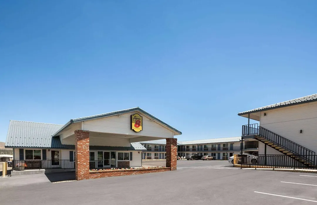 Super 8 By Wyndham Susanville-1
