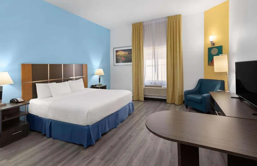 Days Inn & Suites By Wyndham Lubbock Medical Center-1