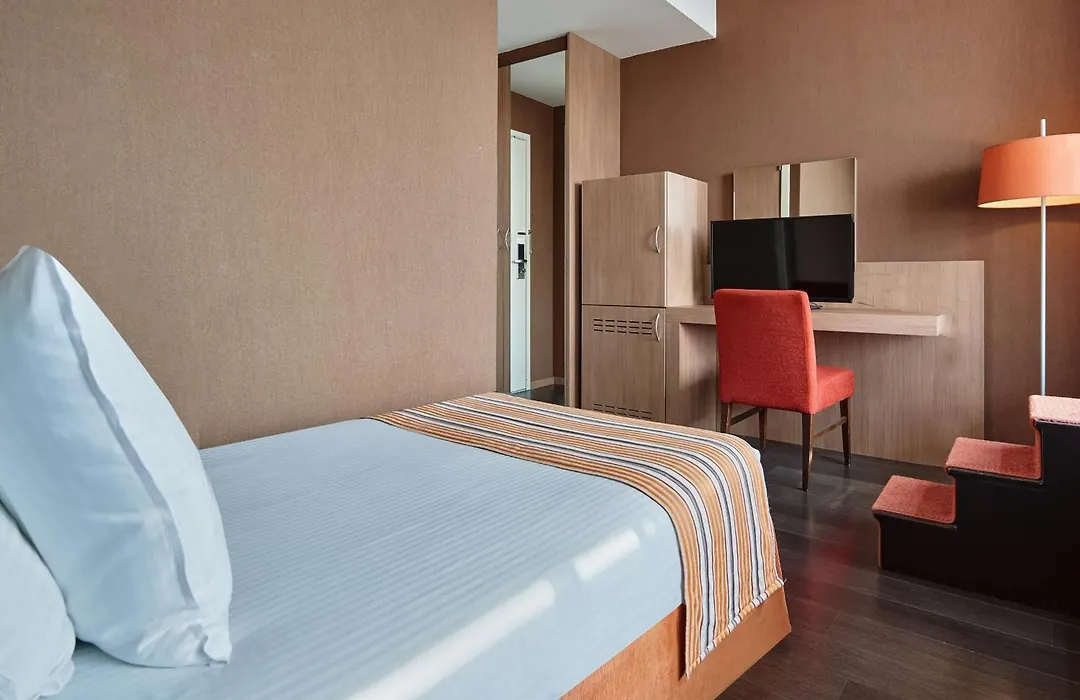 Theater Hotel-1