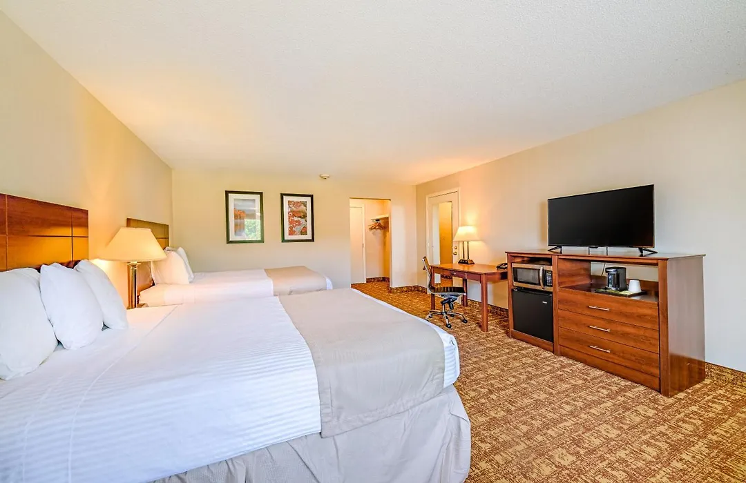 Town & Country Inn & Resort-1