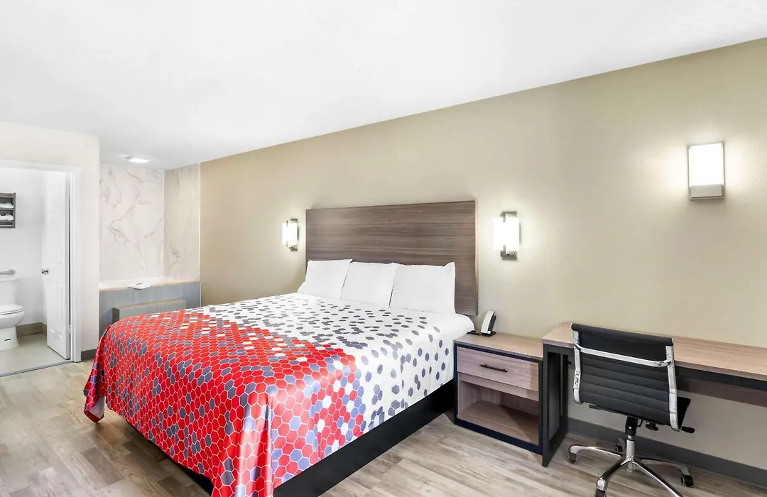 Econo Lodge Inn & Suites Ocean Springs - Biloxi-1