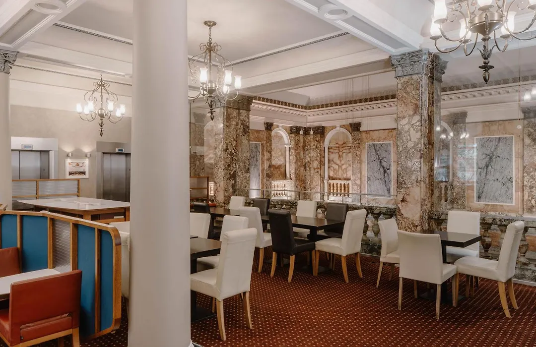 Club Quarters Hotel Trafalgar Square, London-1