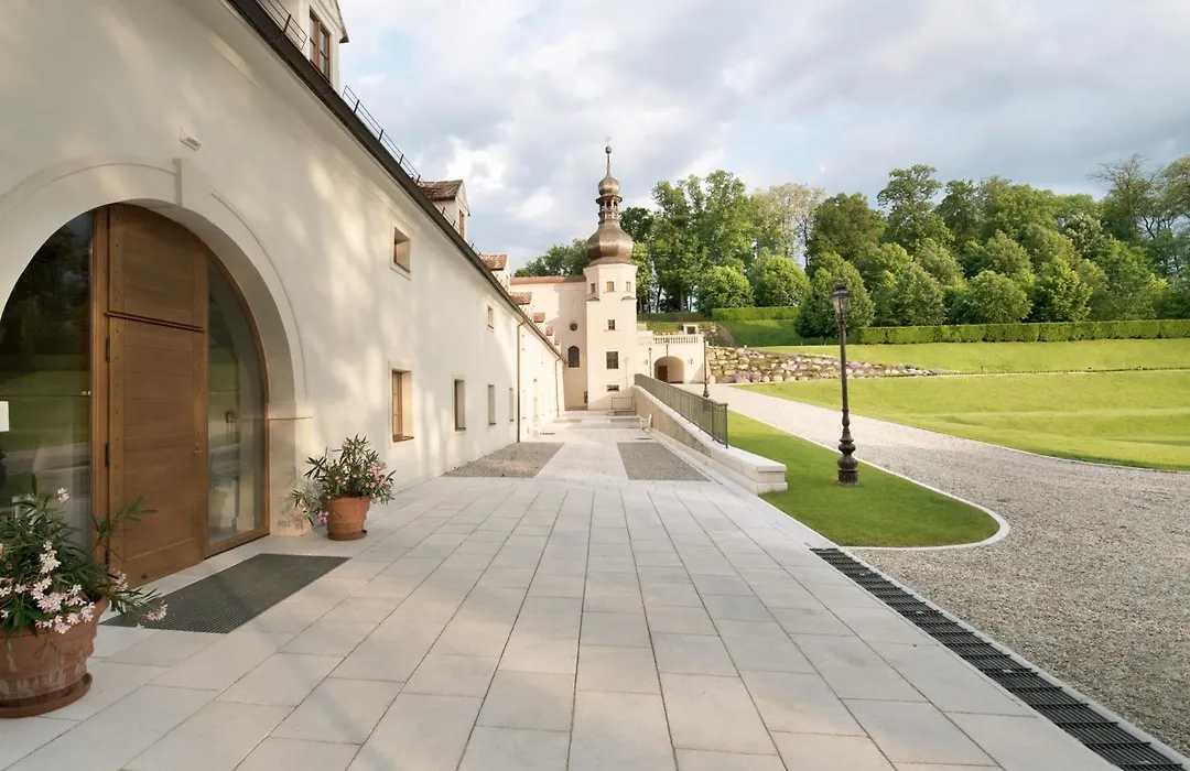 Schloss Thalheim-1