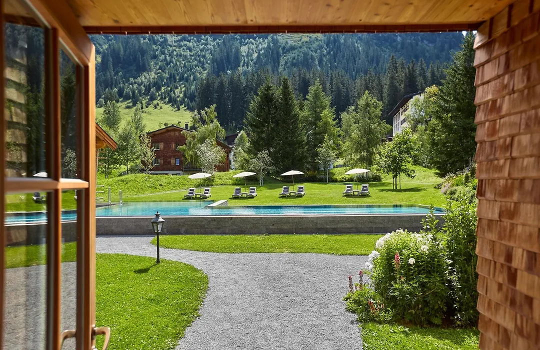 Post Lech Arlberg-1