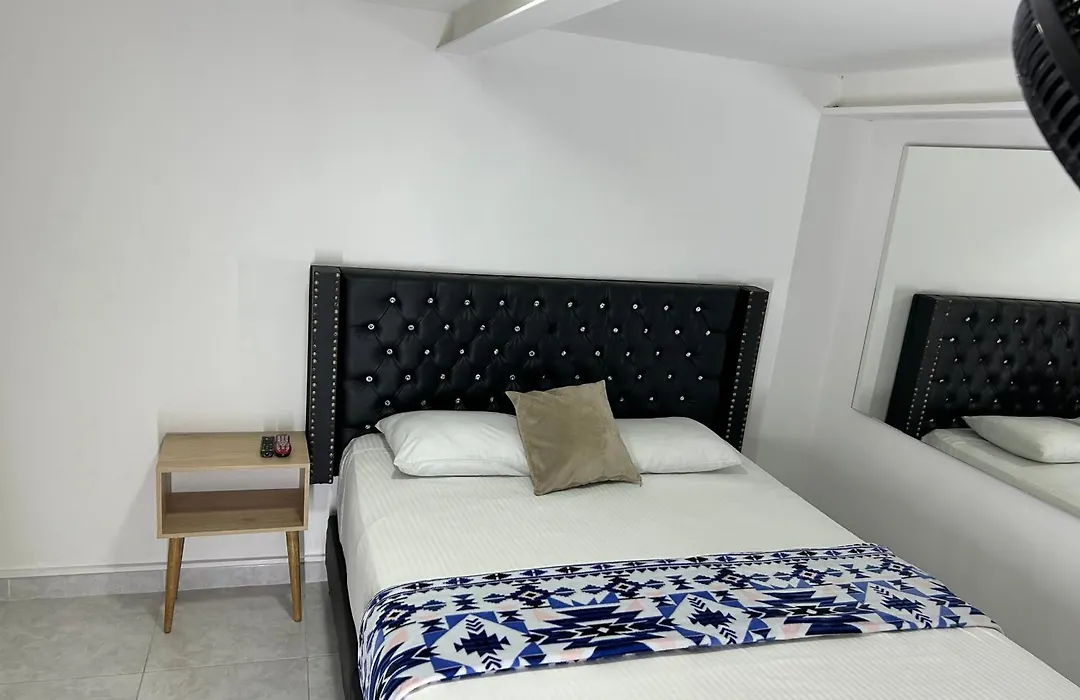 Hotel Urbano 70-1